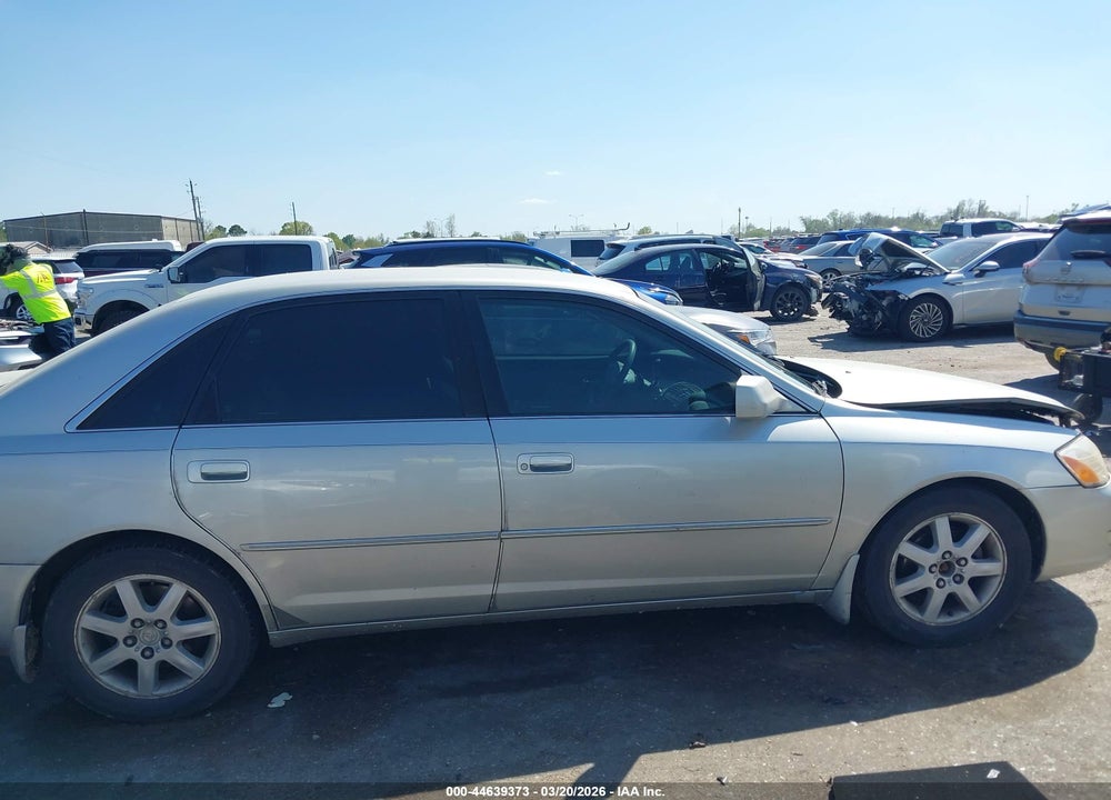 2001 TOYOTA AVALON XLS VIN: 4T1BF28B51U173026