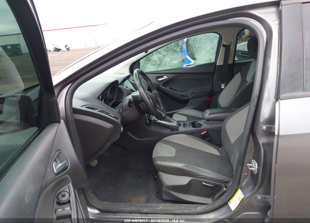 2014 FORD FOCUS SE VIN: 1FADP3K29EL112319