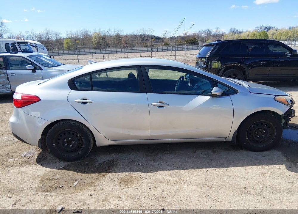 2016 KIA FORTE LX VIN: KNAFK4A62G5570736