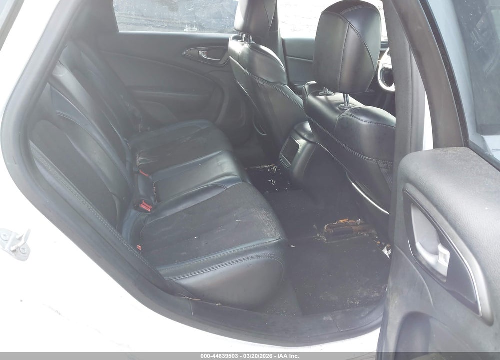 2015 CHRYSLER 200 S VIN: 1C3CCCBB7FN725230