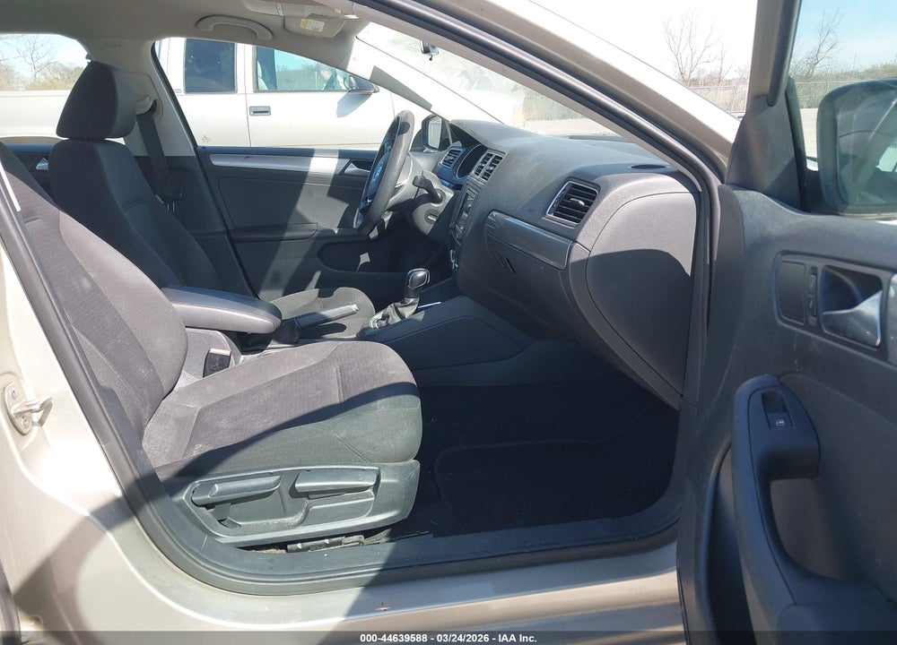 2016 VOLKSWAGEN JETTA 1.4T SE VIN: 3VWD67AJ3GM218308
