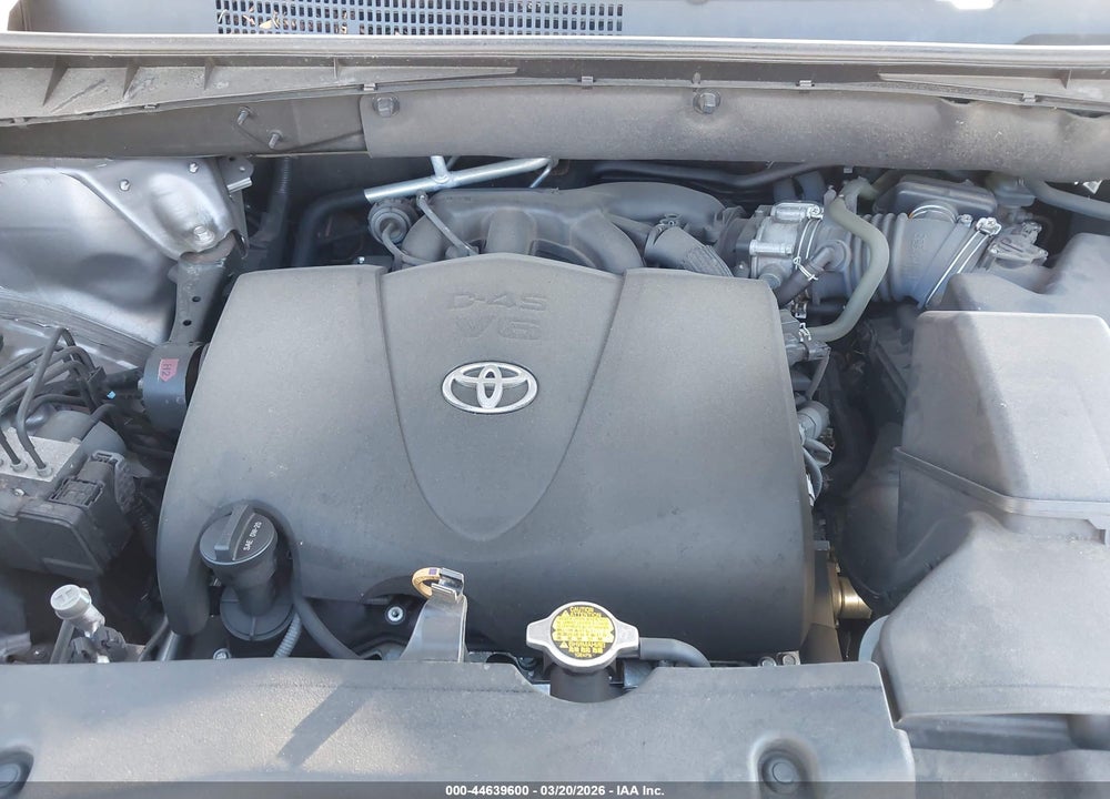2017 TOYOTA HIGHLANDER XLE VIN: 5TDJZRFH7HS385058