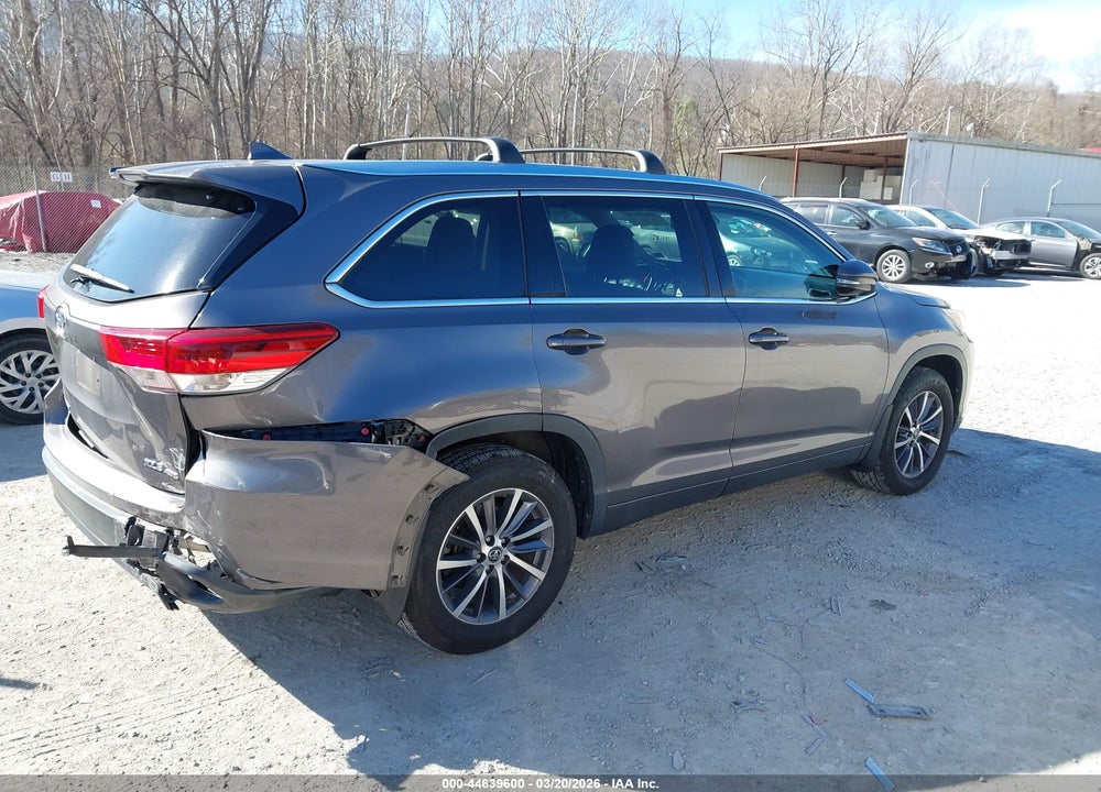 2017 TOYOTA HIGHLANDER XLE VIN: 5TDJZRFH7HS385058