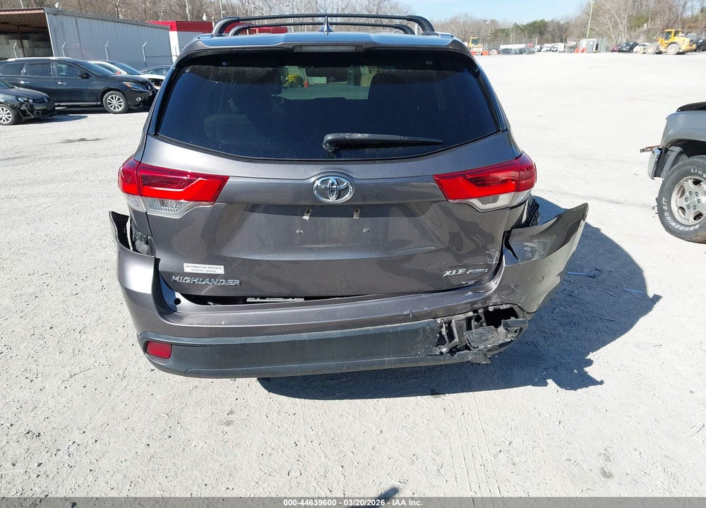 2017 TOYOTA HIGHLANDER XLE VIN: 5TDJZRFH7HS385058