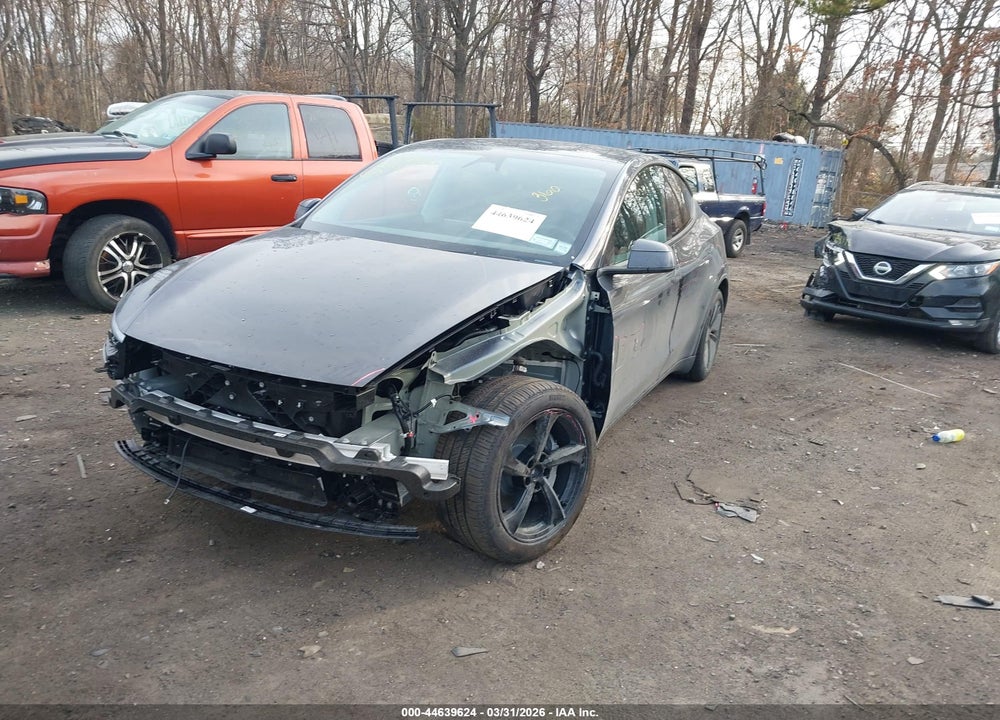 2026 TESLA MODEL Y PREMIUM REAR-WHEEL DRIVE/STANDARD REAR-WHEEL DRIVE VIN: 7SAYGDED2TA472384
