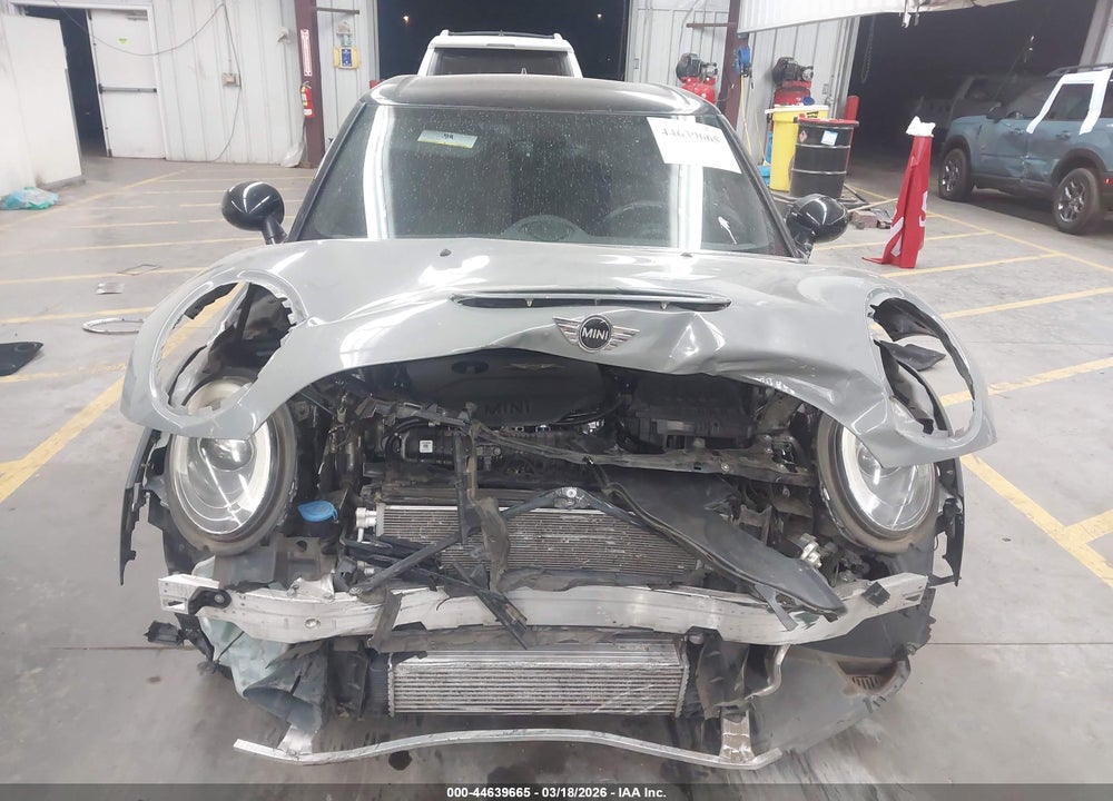 2016 MINI CLUBMAN COOPER S VIN: WMWLN9C52G2E48054
