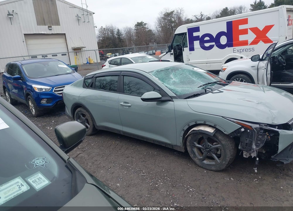 2025 KIA K4 LXS VIN: 3KPFT4DE2SE171826