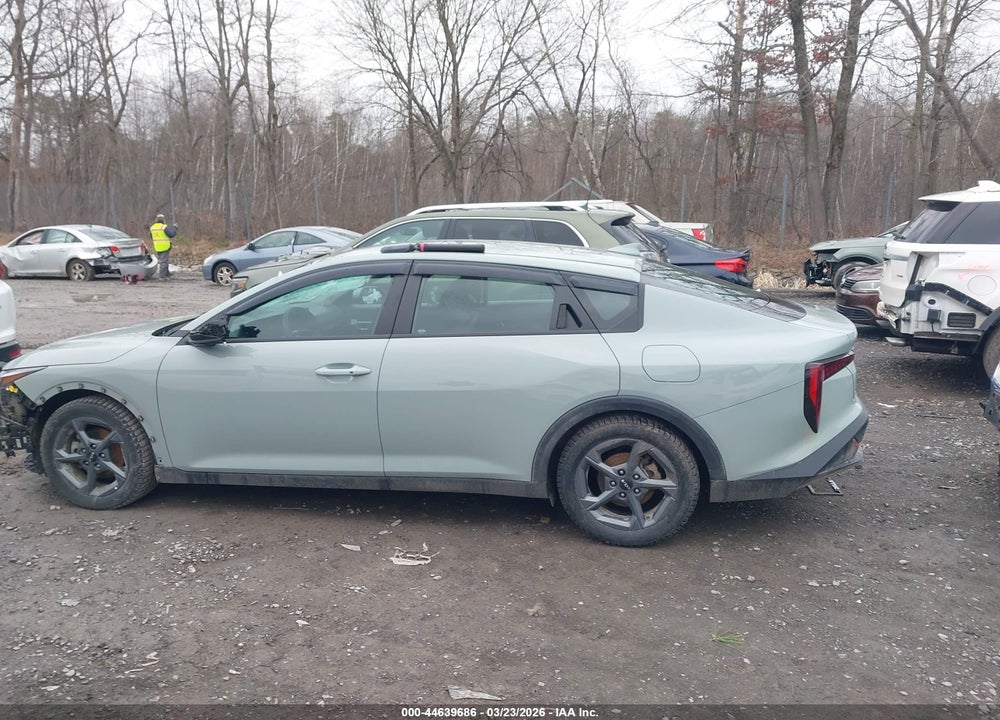 2025 KIA K4 LXS VIN: 3KPFT4DE2SE171826