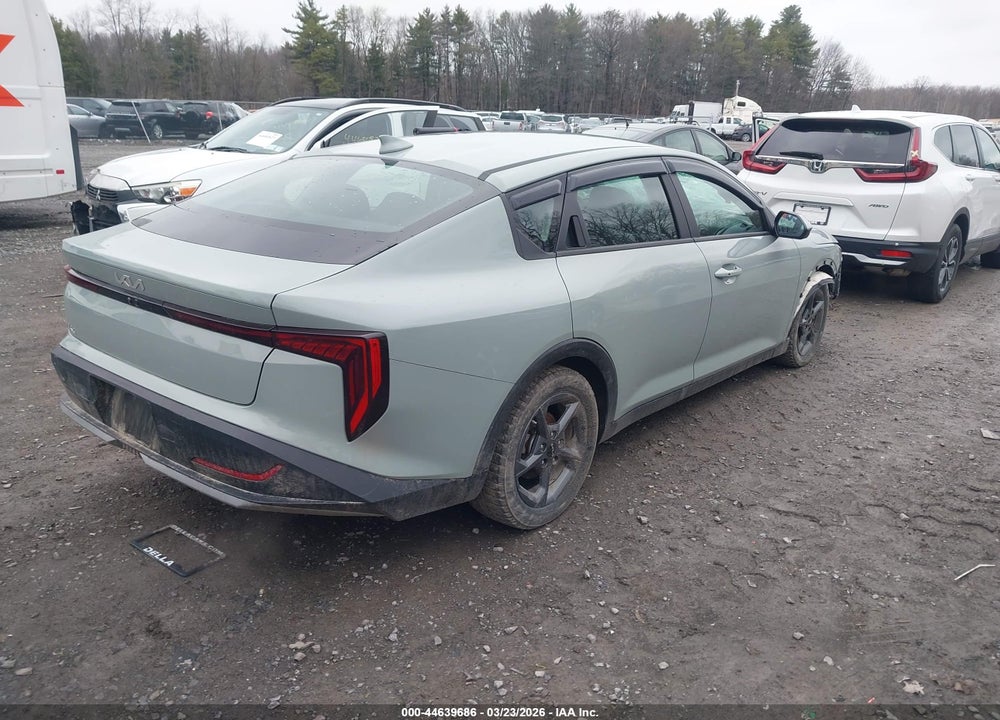2025 KIA K4 LXS VIN: 3KPFT4DE2SE171826