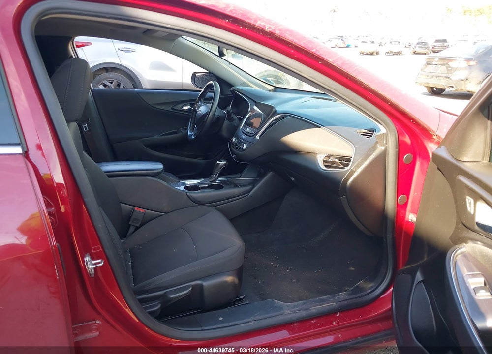 2018 CHEVROLET MALIBU LT VIN: 1G1ZD5ST1JF243291