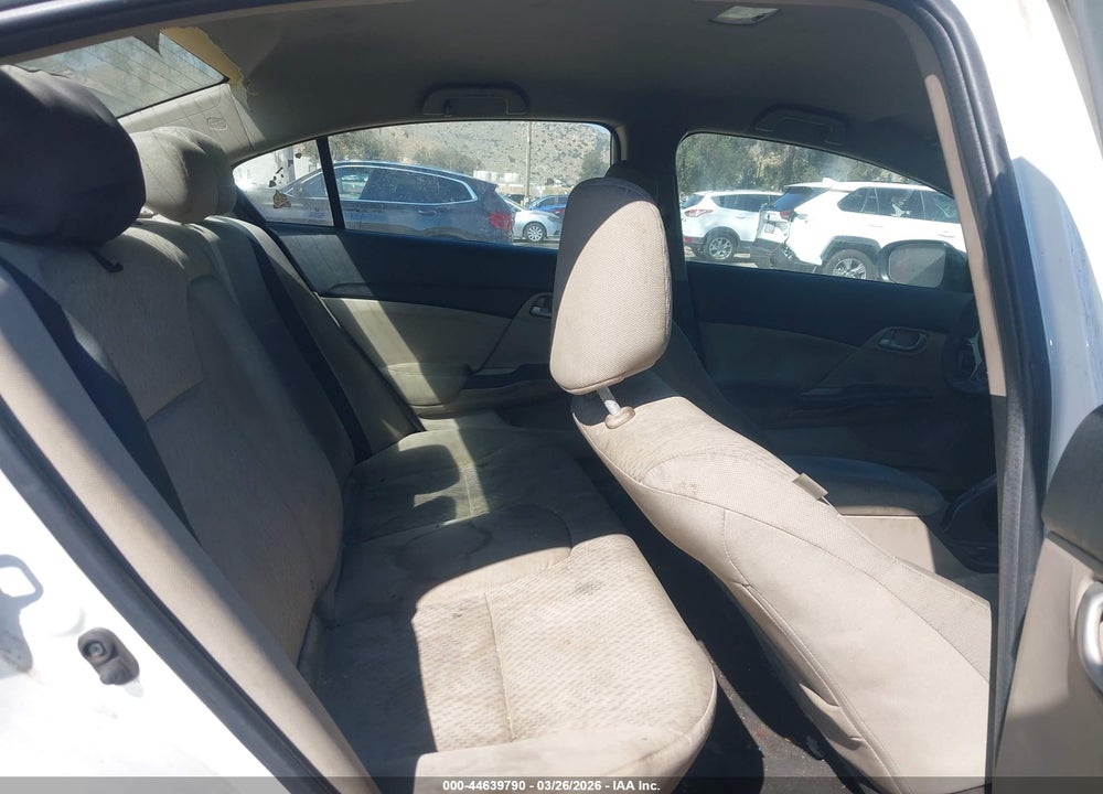 2014 HONDA CIVIC LX VIN: 19XFB2F55EE028104
