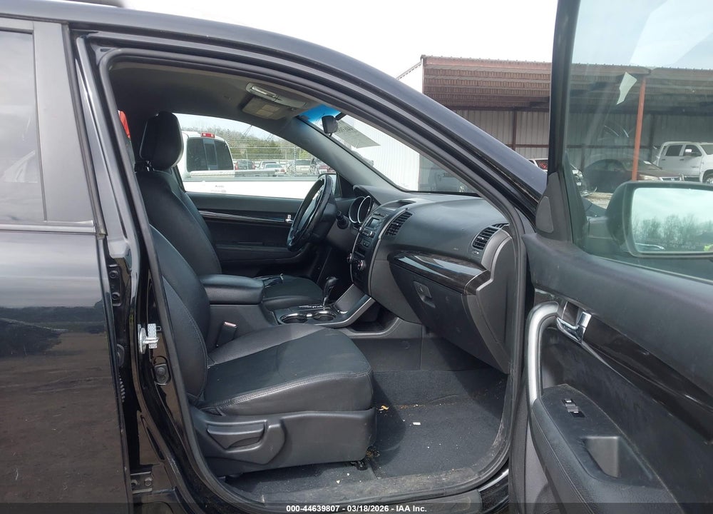 2011 KIA SORENTO EX VIN: 5XYKUCA17BG068248