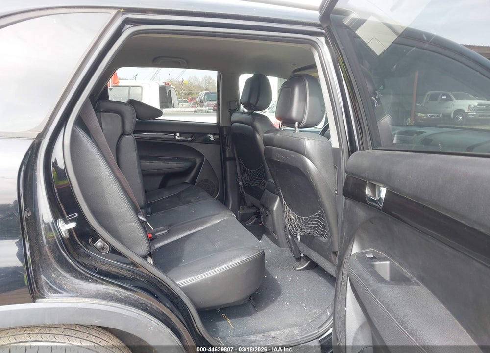 2011 KIA SORENTO EX VIN: 5XYKUCA17BG068248