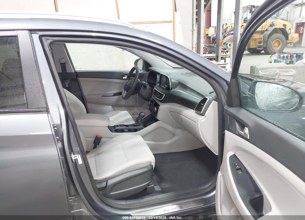 2019 HYUNDAI TUCSON VALUE VIN: KM8J3CA46KU011896