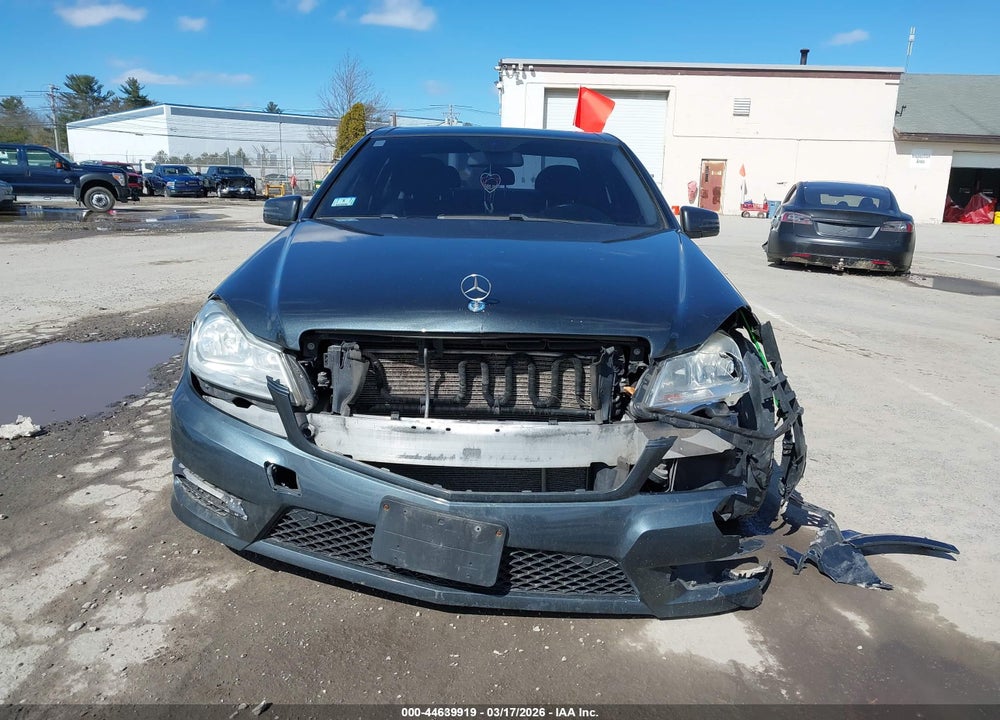 2014 MERCEDES-BENZ C 300 LUXURY 4MATIC VIN: WDDGF8AB5EG227295