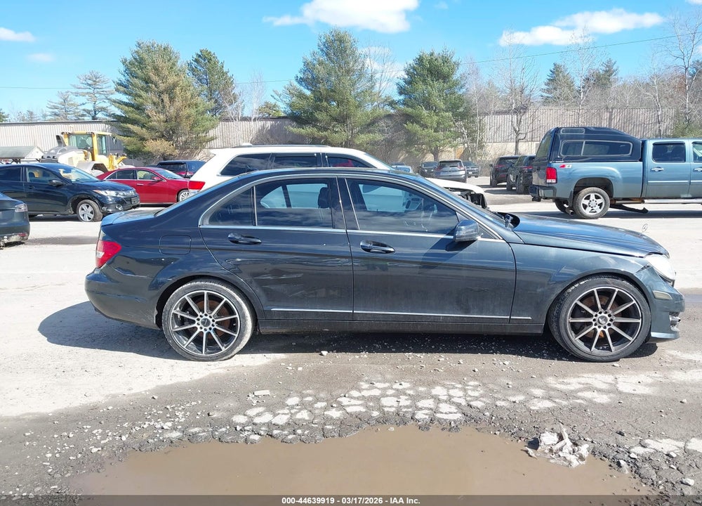 2014 MERCEDES-BENZ C 300 LUXURY 4MATIC VIN: WDDGF8AB5EG227295