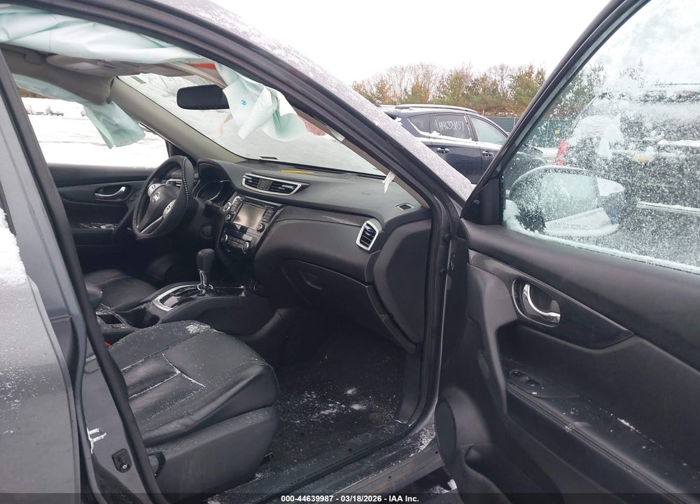 2015 NISSAN ROGUE SL VIN: 5N1AT2MV7FC808040