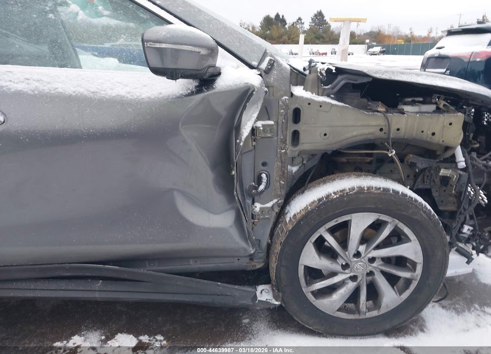 2015 NISSAN ROGUE SL VIN: 5N1AT2MV7FC808040