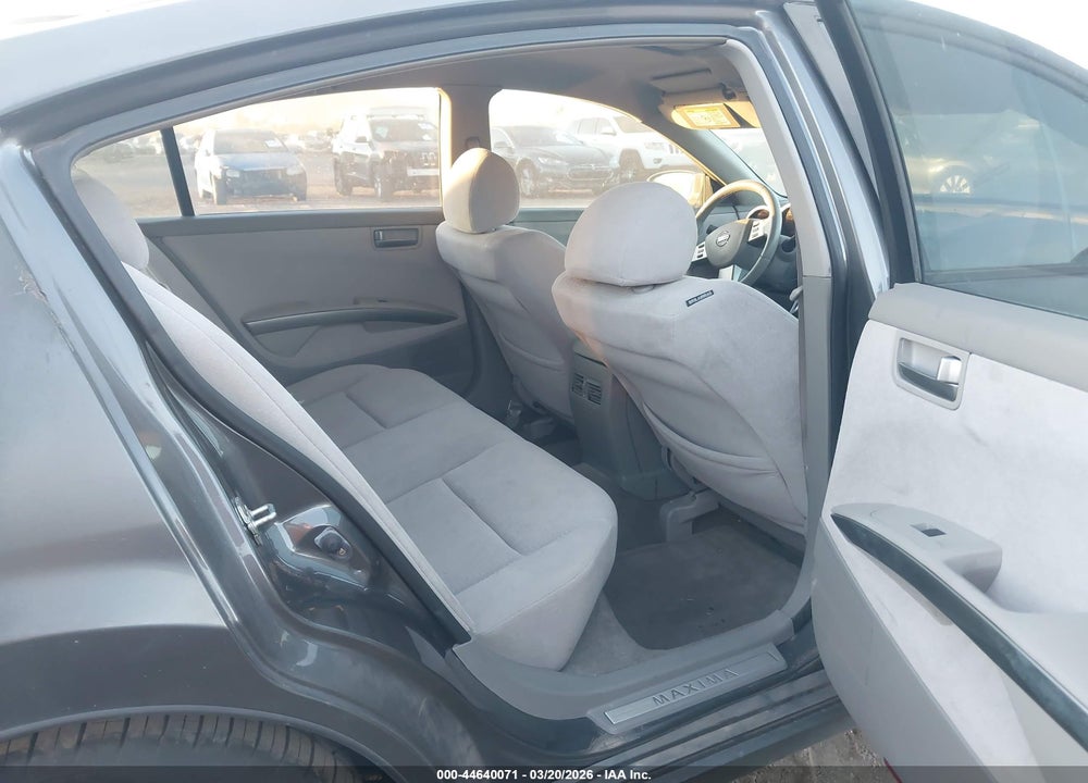 2004 NISSAN MAXIMA 3.5 SE VIN: 1N4BA41E34C918505