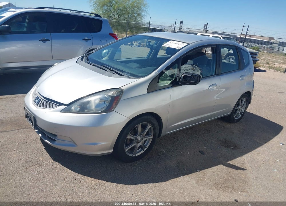 2012 HONDA FIT VIN: JHMGE8H35CC001739