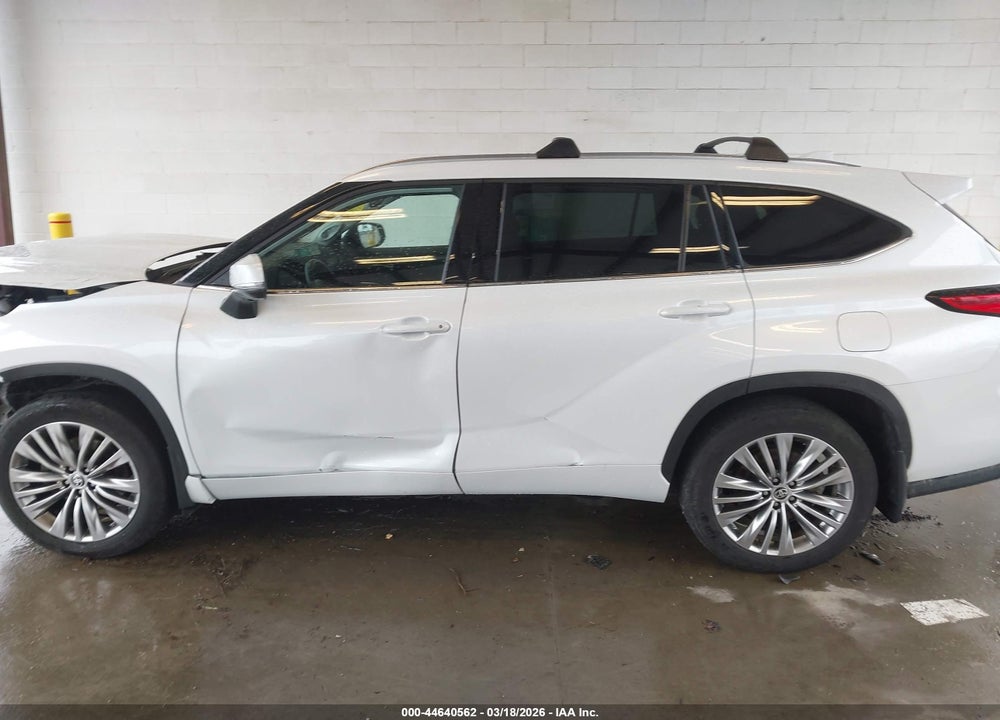 2023 TOYOTA HIGHLANDER PLATINUM VIN: 5TDKDRBH9PS004284
