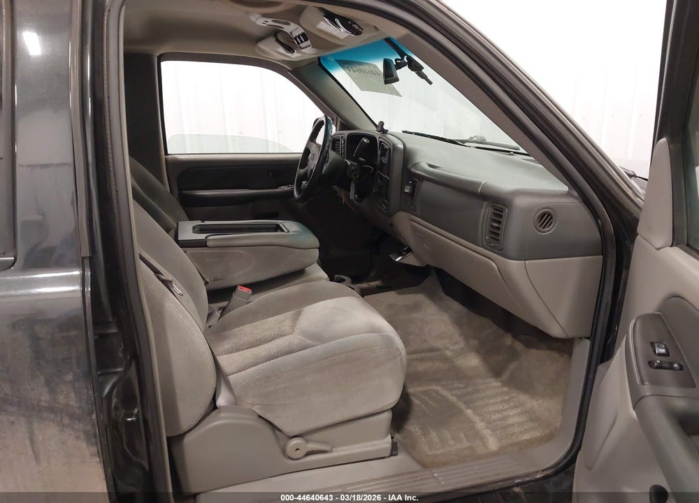 2003 CHEVROLET TAHOE LS VIN: 1GNEK13V93R197237