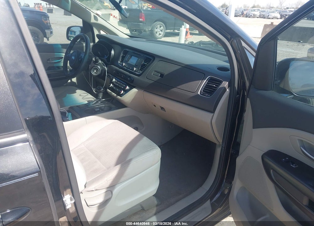 2016 KIA SEDONA LX VIN: KNDMB5C18G6112310