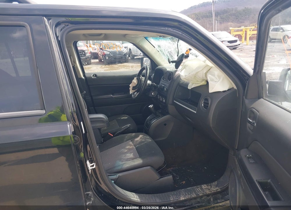 2014 JEEP PATRIOT LATITUDE VIN: 1C4NJRFB3ED588525