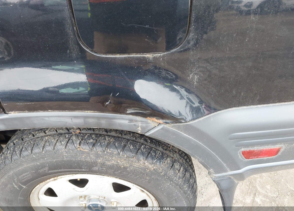 2001 HONDA CR-V LX VIN: JHLRD28401S018103