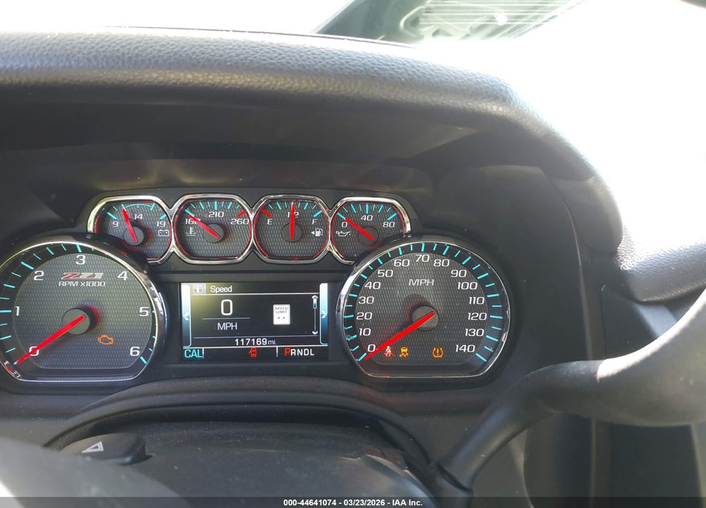2017 CHEVROLET SUBURBAN LT VIN: 1GNSKHKC8HR261044