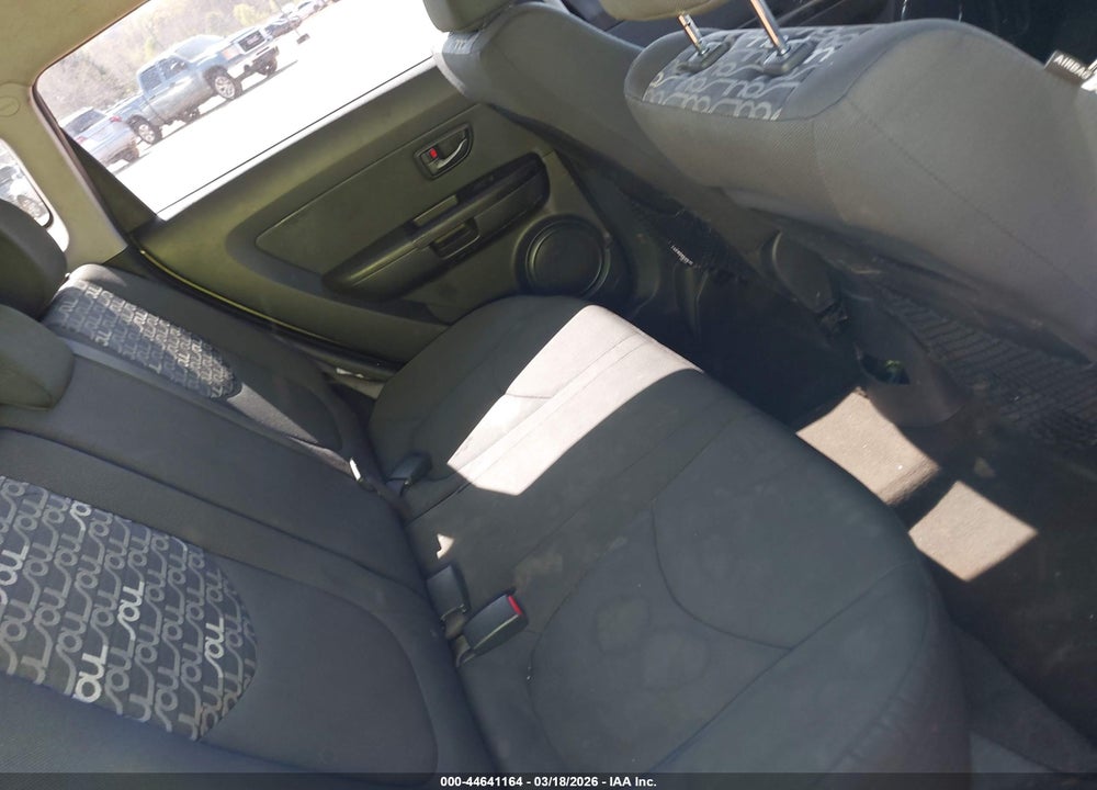 2011 KIA SOUL + VIN: KNDJT2A20B7329749