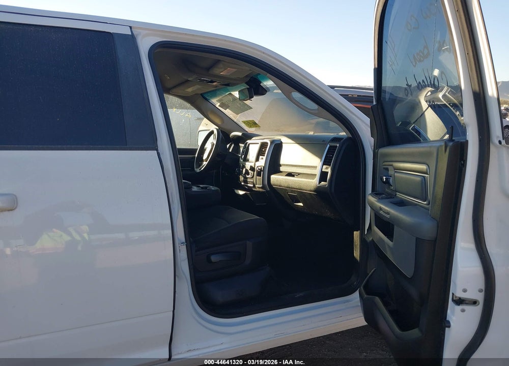 2019 RAM 1500 CLASSIC VIN: 1C6RR6GTXKS721361
