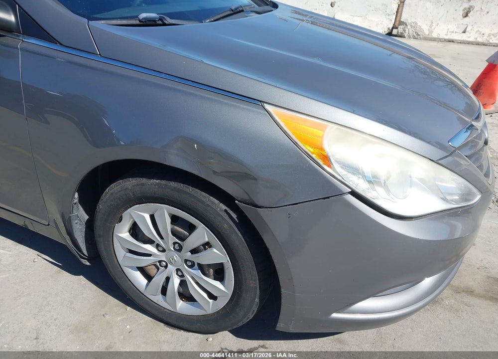 2013 HYUNDAI SONATA GLS VIN: 5NPEB4AC9DH580132