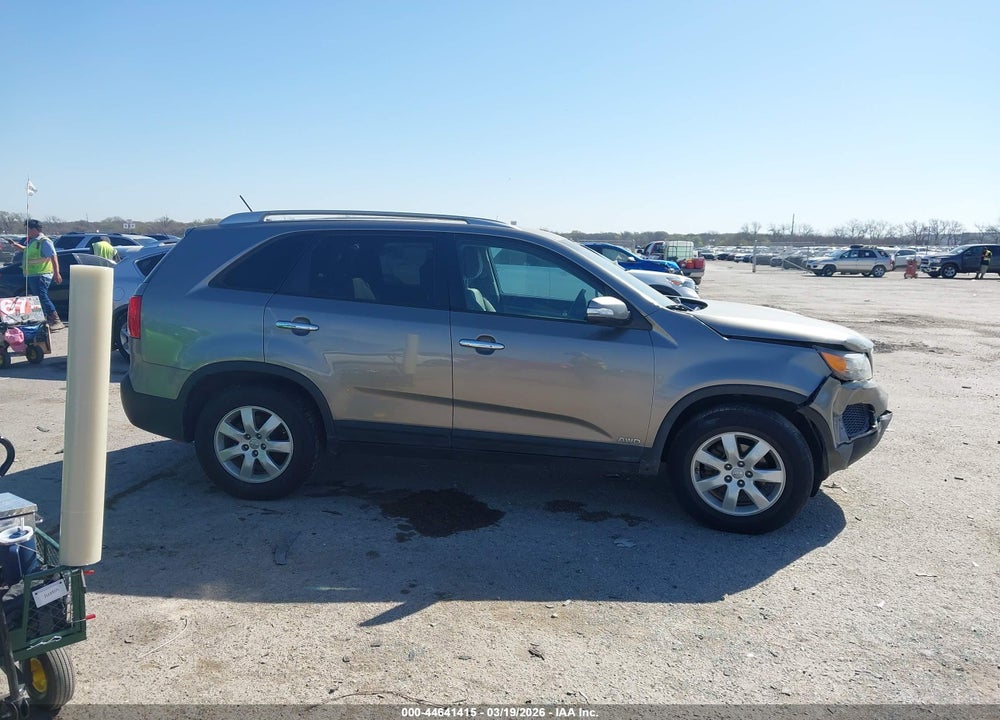 2012 KIA SORENTO LX V6 VIN: 5XYKTDA28CG249863