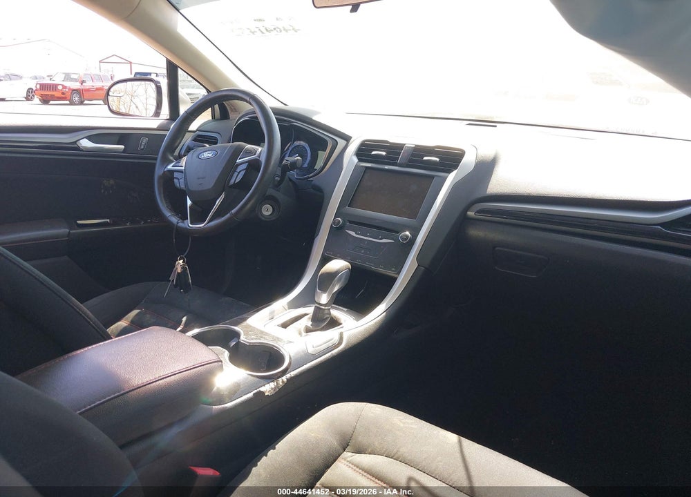 2015 FORD FUSION SE VIN: 3FA6P0H74FR203768