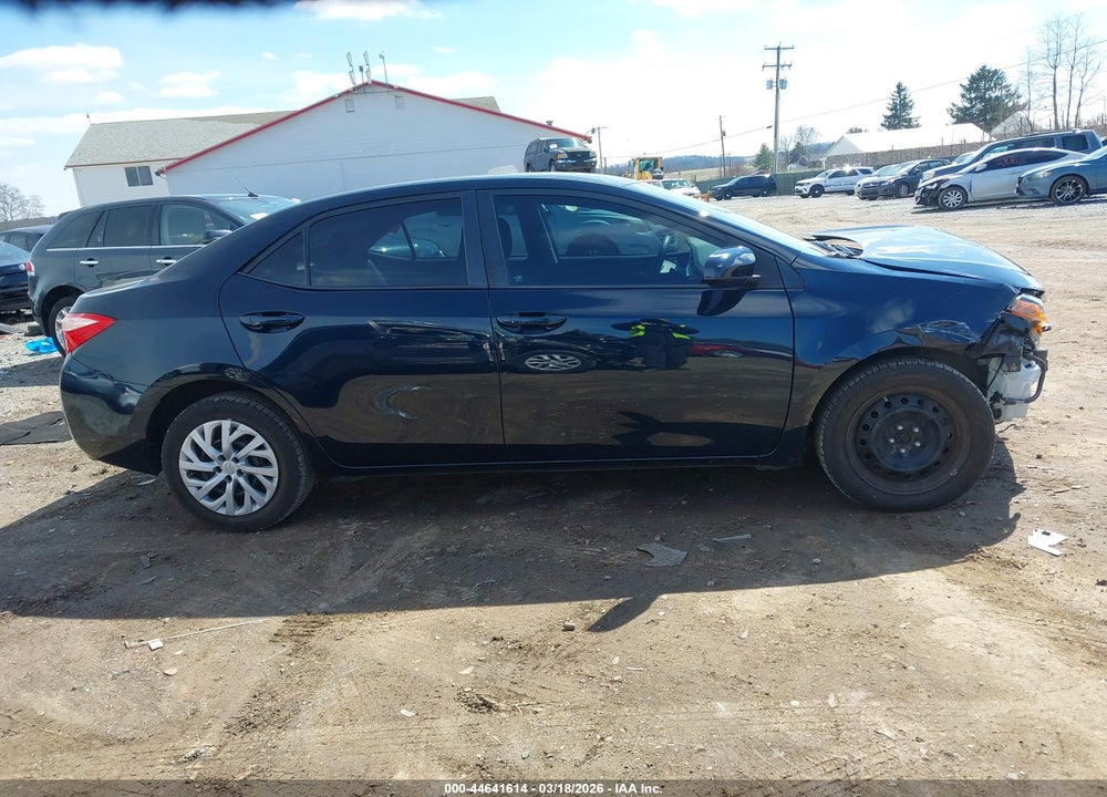 2018 TOYOTA COROLLA LE VIN: 2T1BURHE8JC981686