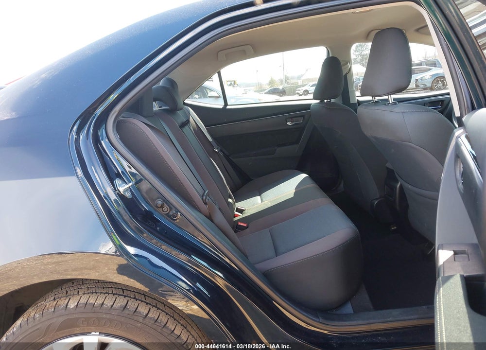 2018 TOYOTA COROLLA LE VIN: 2T1BURHE8JC981686