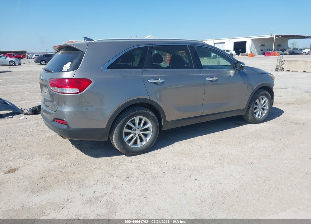 2018 KIA SORENTO 2.4L LX VIN: 5XYPG4A38JG407442