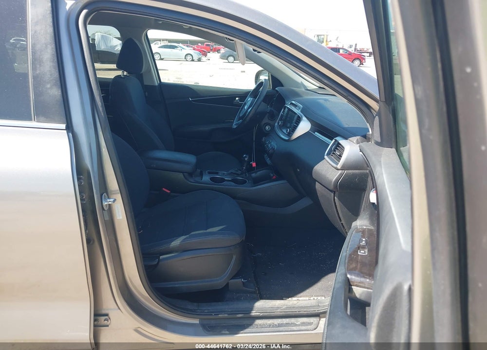 2018 KIA SORENTO 2.4L LX VIN: 5XYPG4A38JG407442