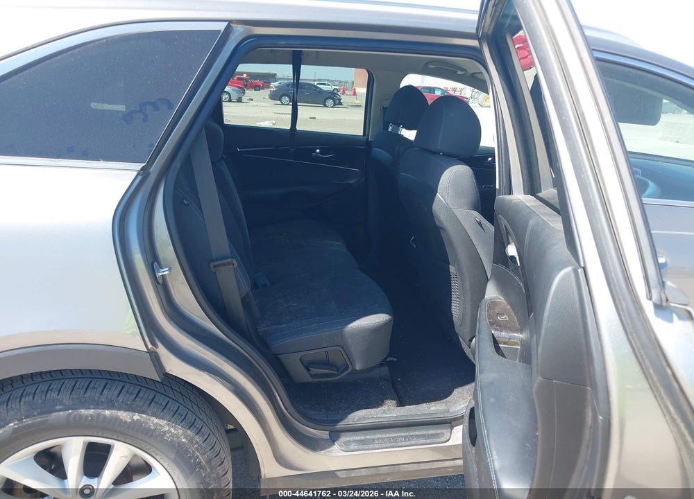2018 KIA SORENTO 2.4L LX VIN: 5XYPG4A38JG407442