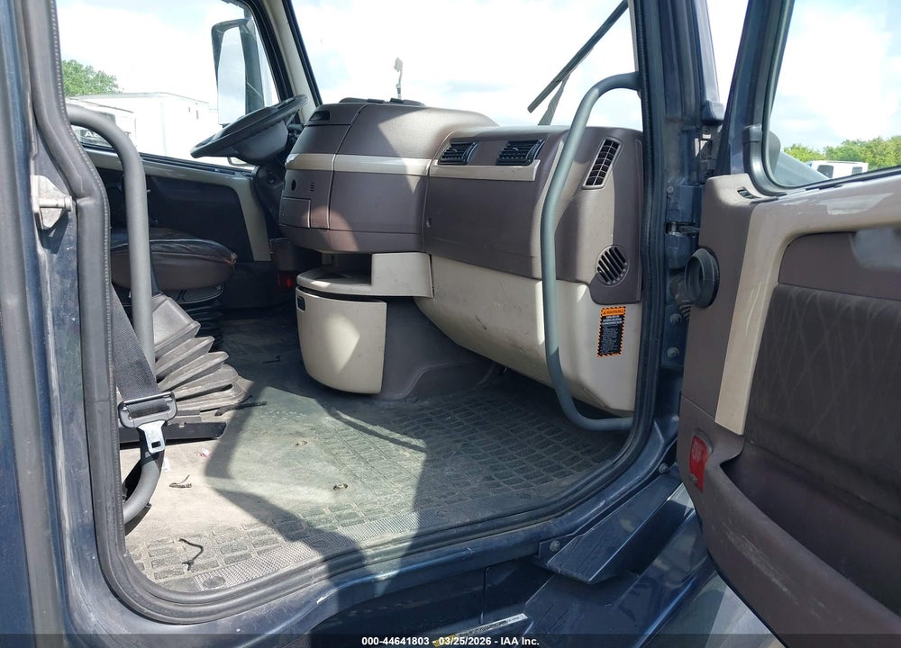 2015 VOLVO VN VNL VIN: 4V4NC9TJ5FN926612