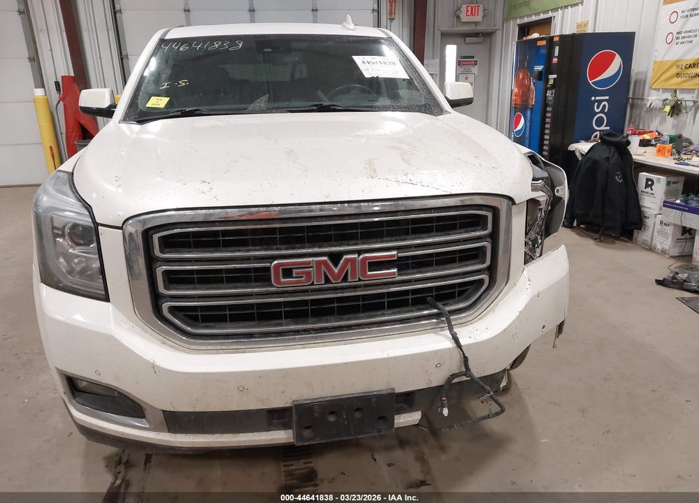 2015 GMC YUKON XL 1500 SLT VIN: 1GKS2HKCXFR528419