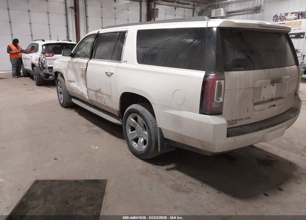 2015 GMC YUKON XL 1500 SLT VIN: 1GKS2HKCXFR528419
