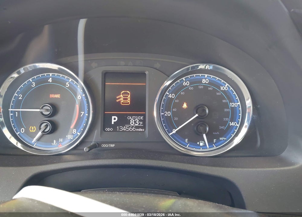 2018 TOYOTA COROLLA LE VIN: 2T1BURHE8JC006671