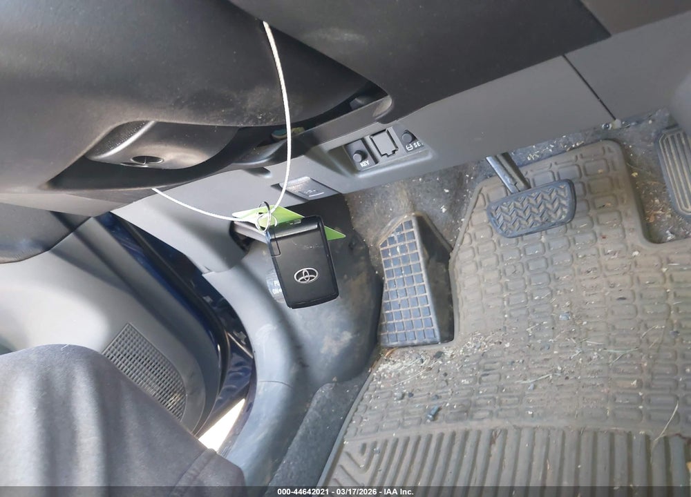 2008 TOYOTA PRIUS VIN: JTDKB20UX87783719