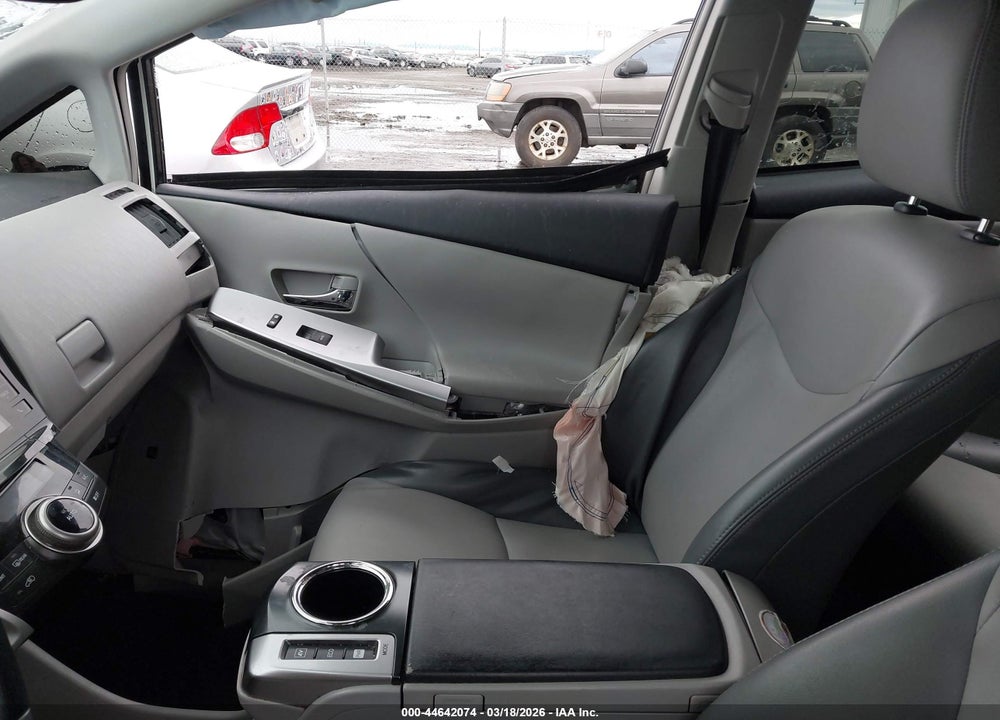2015 TOYOTA PRIUS V FIVE VIN: JTDZN3EU1FJ038099