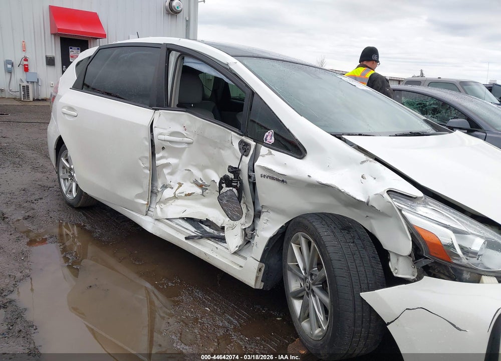 2015 TOYOTA PRIUS V FIVE VIN: JTDZN3EU1FJ038099