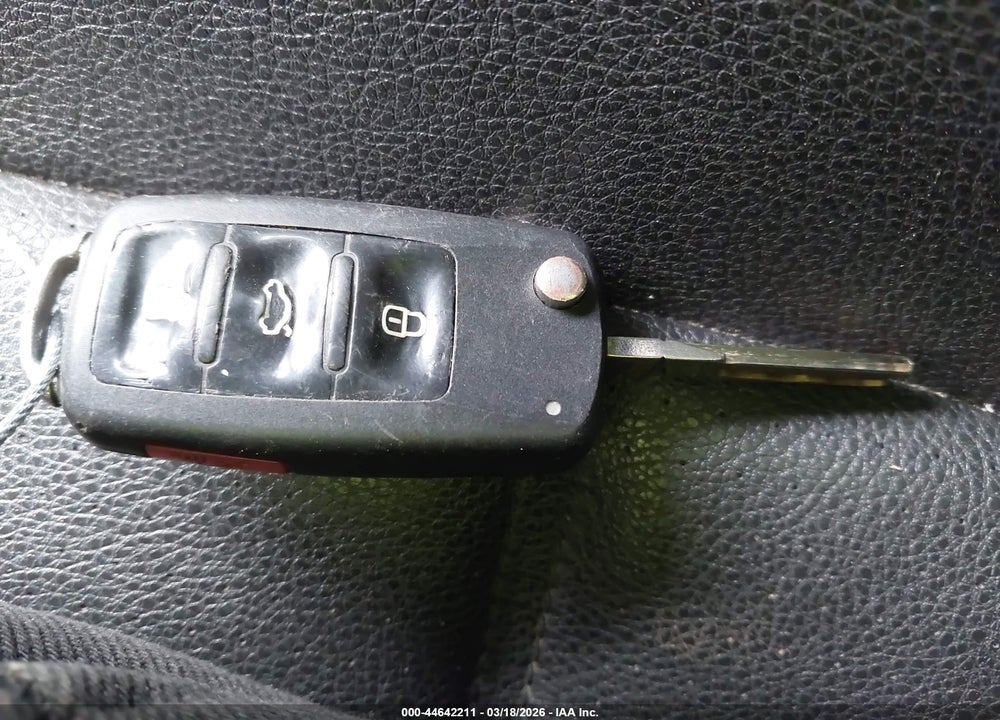 2011 VOLKSWAGEN JETTA 2.5L SE VIN: 3VWDZ7AJ7BM340461