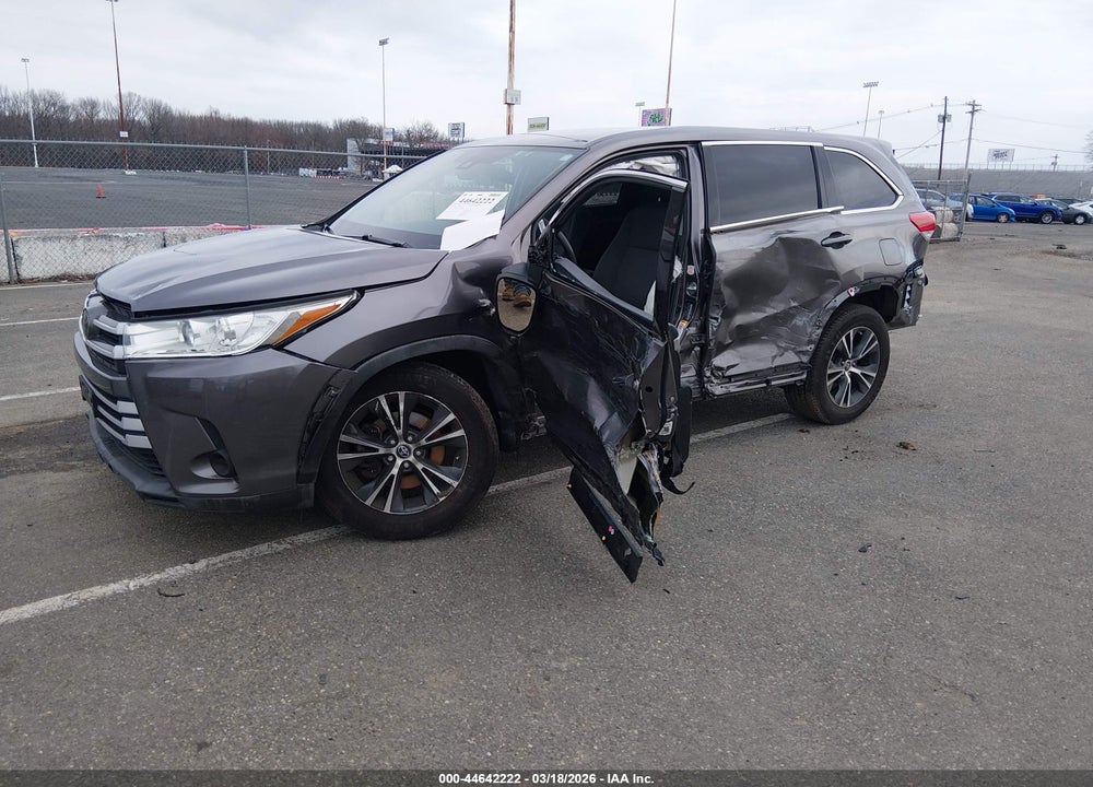 2019 TOYOTA HIGHLANDER LE VIN: 5TDZZRFH4KS297868