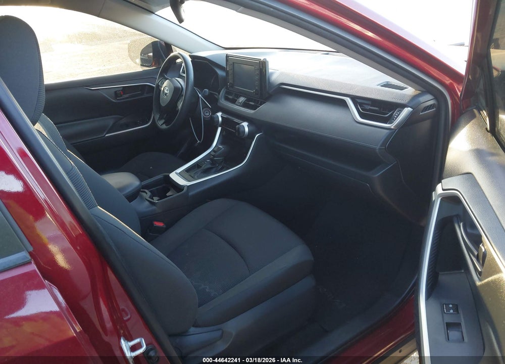 2019 TOYOTA RAV4 LE VIN: JTMK1RFV5KD040891